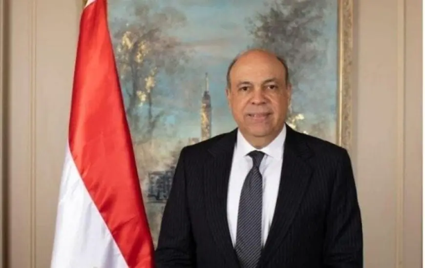 وزير الطيران يحتفي بإنجاز مصر للطيران الفريد بعد حصولها على جائزة الأكثر تطورا عالميا