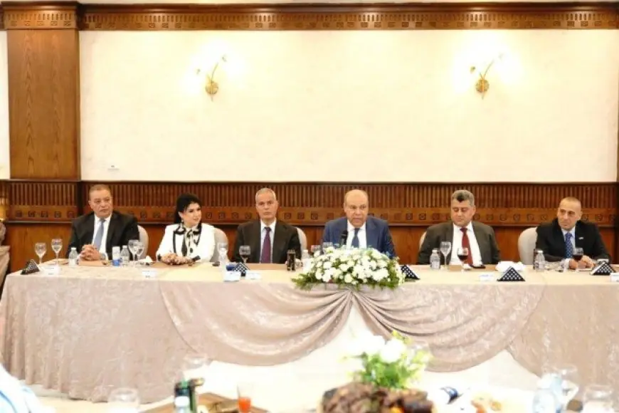 وزير الطيران يؤكد أن إدارة المطارات للقطاع الخاص لا تعني بيع أصول الدولة