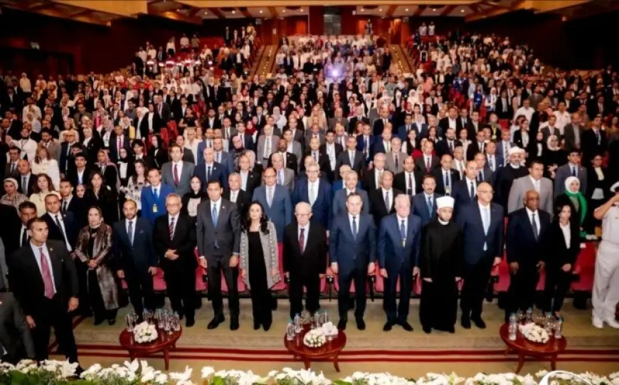 رئيس الجامعة المصرية للتعلم الإلكتروني يؤكد أهمية الهوية الوطنية كقيم متجددة عبر الأجيال