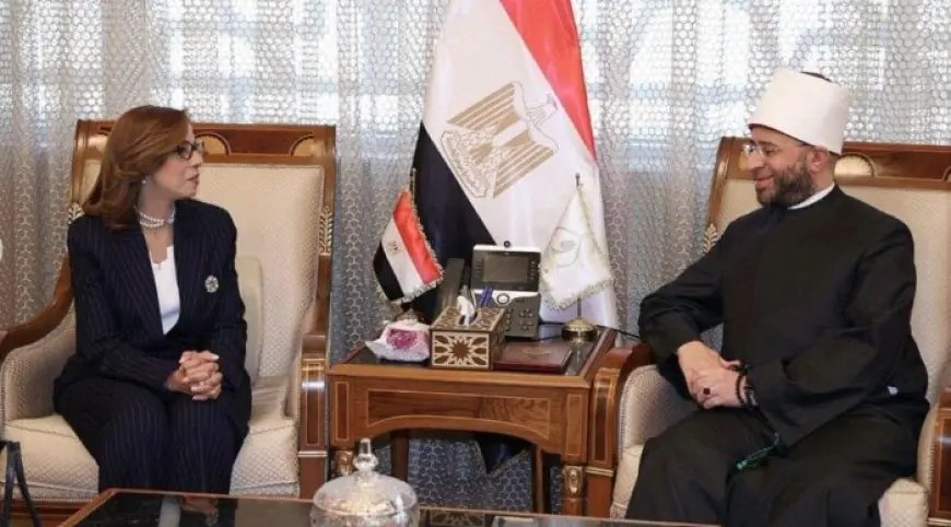 وزير الأوقاف يلتقي السفيرة أميرة فهمي قبيل بدء مهامها الرسمية في سنغافورة