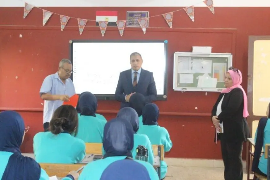 مدير تعليم الجيزة يقوم بزيارة ميدانية لمدارس الدقي وجنوب لتعزيز الأنشطة والانضباط الطلابي