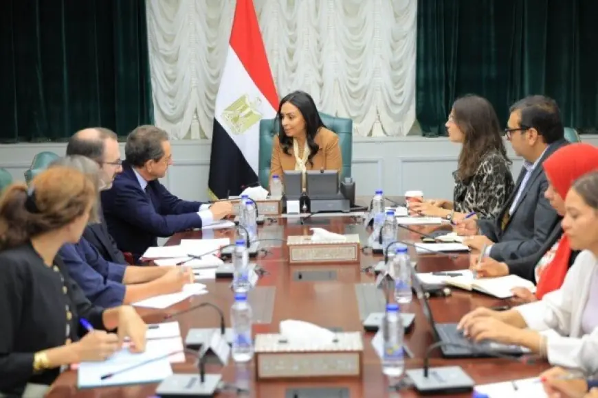 وزيرة التضامن تستعرض مع السفير الفرنسي بالقاهرة أفق تعزيز التعاون المشترك