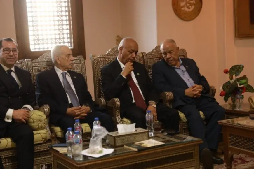 الملتقى الفكري الثقافي الأول: نقيب الأشراف يؤكد دور الرئيس السيسي في إشراقة الأمن بمصر ووزير الأوقاف يشيد بالفعالية