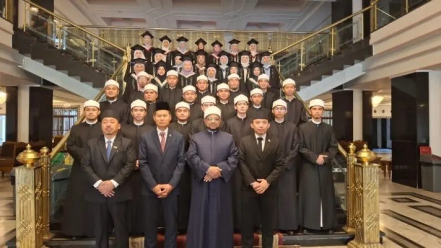 أمين مجمع البحوث الإسلامية يحتفل بتخرج طلاب بروناي دار السلام في جامعة الأزهر