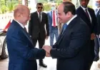 رئيس مجلس القيادة اليمني يثني على دعم مصر الشجاع والمتميز لليمن