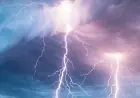 الأرصاد الجوية تصدر تحذيرات خطيرة من تقلبات الطقس: انخفاض درجات الحرارة وعودة الأمطار الرعدية والسيول المحتملة