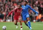ليفربول يتفوق على برايتون بثنائية مثيرة في الدوري الإنجليزي