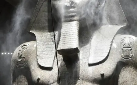 المتحف المصري الكبير يكشف خطوات تنظيف تمثال رمسيس الثاني بالتفصيل