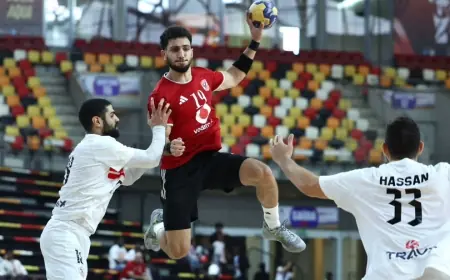 الأهلي يهزم الزمالك بفارق نقطة ويتوج ببطولة أفريقيا للأندية في كرة اليد
