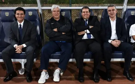 وفد السفارة المصرية يدعم الزمالك قبل المواجهة الحاسمة ضد الجيش الرواندي