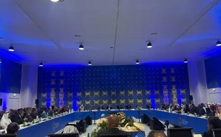 وزير الخارجية يناقش التحديات الاقتصادية الإقليمية وأولويات التنمية مع رئيس مجموعة البنك الدولي