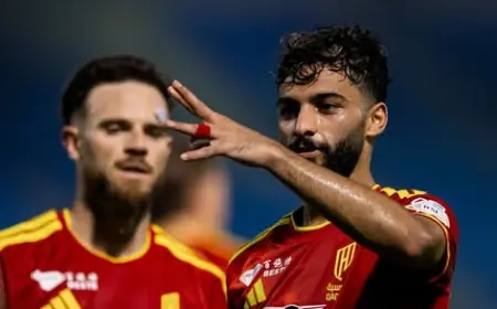 القادسية يتفوق على أبها بثنائية وينفرد بصدارة الدوري السعودي