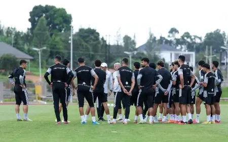 الأهلي يستعد لمواجهة كيتارا في الكونفدرالية باختتام تدريباته في أوغندا