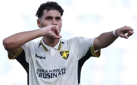 عمر فايد يتألق في فوز فروزينوني الساحق على ساسولو برباعية في الدوري الإيطالي