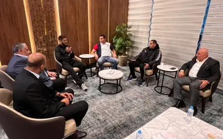 وزير الرياضة يستقبل بطل العالم مصطفى حسين في مطار القاهرة بعد فوزه بذهبية المصارعة الرومانية