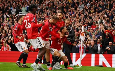 مبومو يتصدر تشكيلة هجوم مانشستر يونايتد ضد ليدز في الدوري الإنجليزي