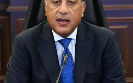 رئيس الوزراء يؤكد: الحكومة تستمع للمواطنين بدلاً من الاكتفاء بالكلام