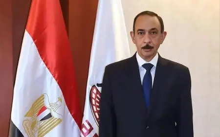 محافظ سوهاج يقدم التعازي في وفاة معلمة مخلصة توفيت أثناء تدريسها بالبلينا