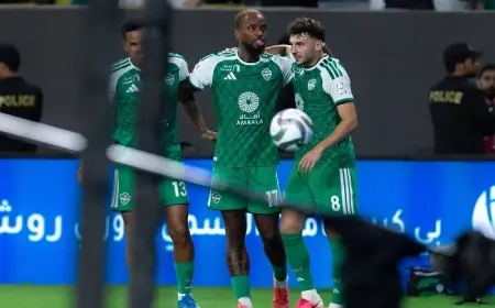 الأهلي يسحق الخليج برباعية مذهلة في الدوري السعودي