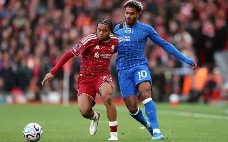ليفربول يتفوق على برايتون بثنائية مثيرة في الدوري الإنجليزي