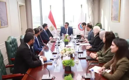 وزير الصحة يعزز التعاون مع ميدترونيك لتطوير الجراحات الروبوتية في المملكة العربية السعودية