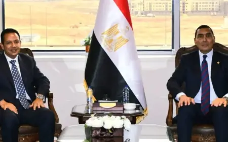 وزير الشباب والرياضة يبحث مع رئيس الاتحاد السكندري تعزيز المشروعات الاستثمارية للنادي