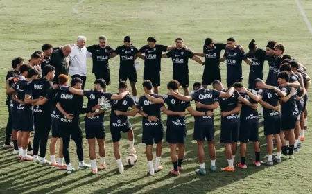 وصول فريق الزمالك إلى ستاد القاهرة لمواجهة حاسمة أمام المقاولون العرب في الدوري المصري