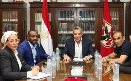الأهلي يحاور رئيس رابطة الأندية الإفريقية لتعزيز التعاون المشترك