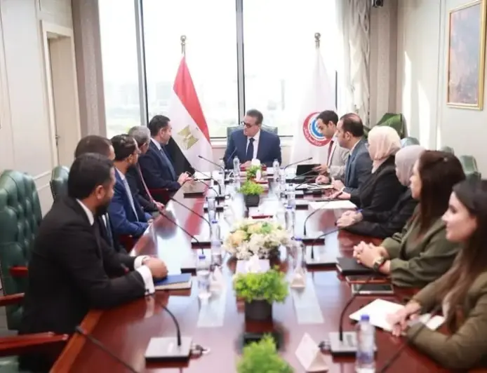 وزير الصحة يعزز التعاون مع ميدترونيك لتطوير الجراحات الروبوتية في المملكة العربية السعودية