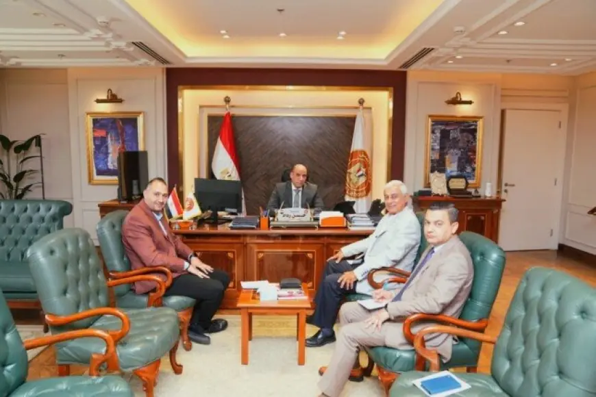 وزارة العمل توفر 550 فرصة عمل جديدة للشباب في 6 محافظات بالصعيد بالتعاون مع النساجون الشرقيون