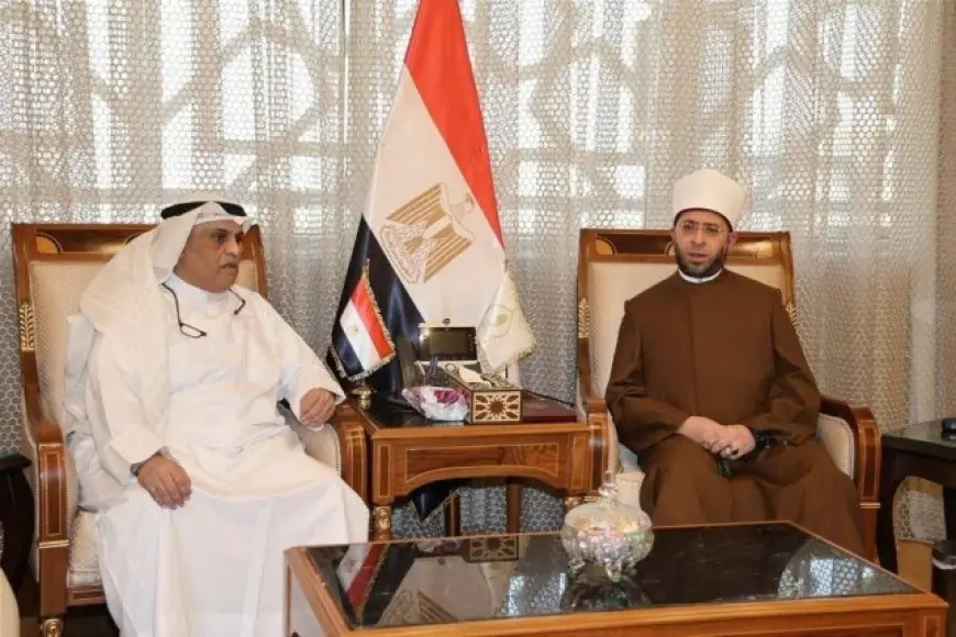 وزير الأوقاف يتباحث مع مدير المكتب الكويتي للمشروعات الخيرية لتعزيز الدعم للعمل الدعوي والتثقيفي