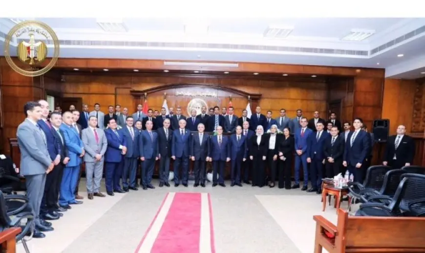 وزير العدل يؤكد ضرورة احترام كرامة المواطنين وتسهيل سبل العدالة في المحاكم