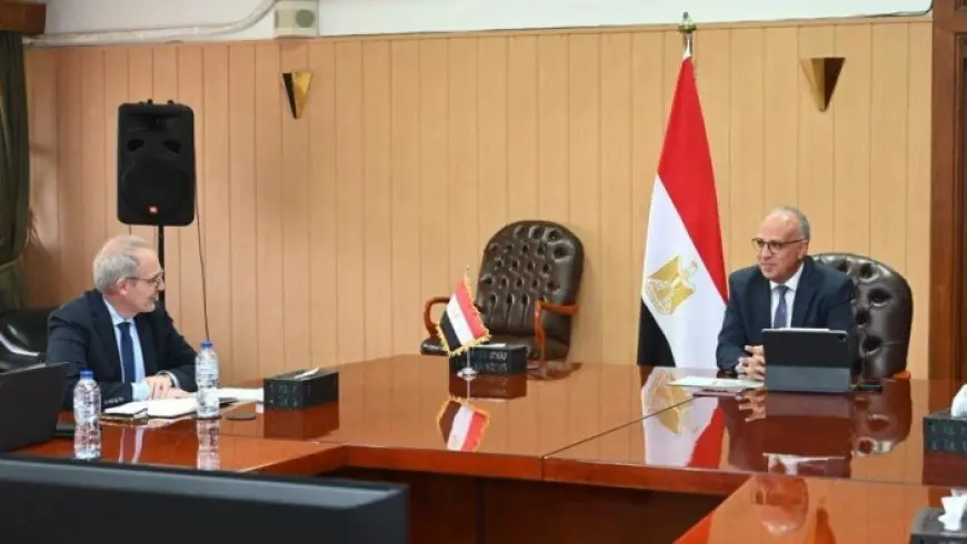 وزير الري يتناول تعزيز التعاون مع اليونسكو في مجالات المياه والبحث العلمي