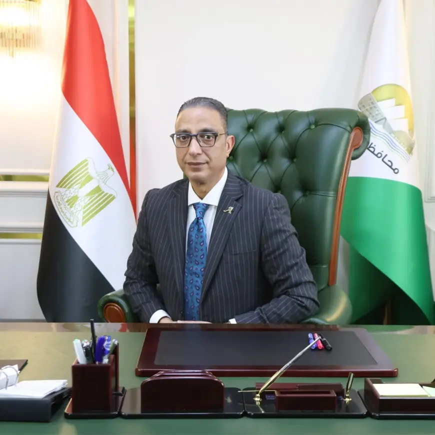 محافظ الجيزة يعلن ترقية 562 موظفاً في الديوان العام والأحياء والمراكز والمدن