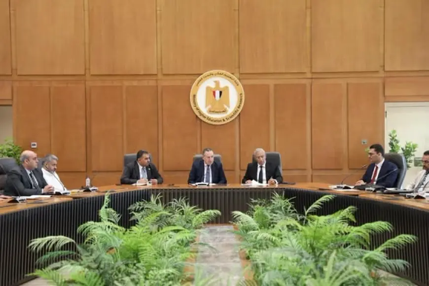 وزير التعليم العالي يناقش مع الباحثين العائدين من اليابان كيفية الاستفادة من خبراتهم المتميزة