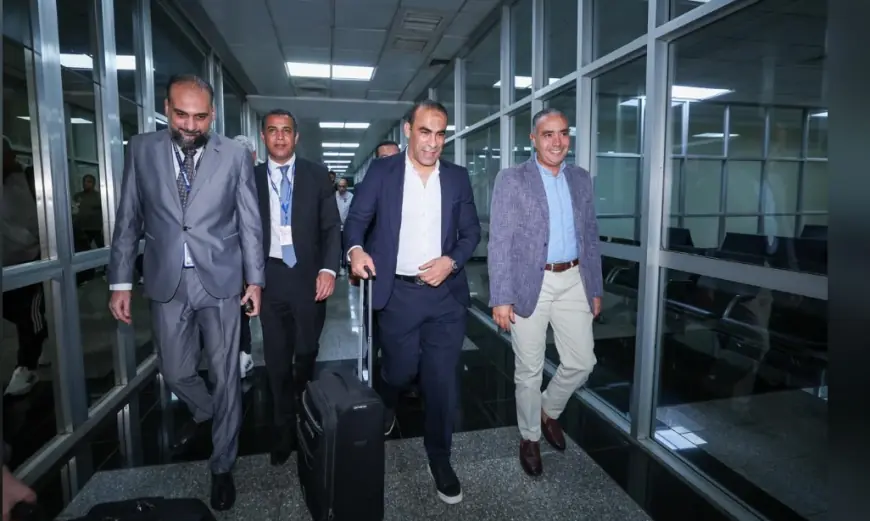 سفير مصر في أوغندا يستقبل بعثة النادي الأهلي في مطار عنتيبي