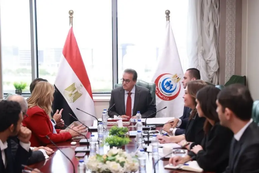 وزير الصحة يتعاون مع رئيس اتحاد المستشفيات العربية لبحث توظيف الذكاء الاصطناعي في المستشفيات