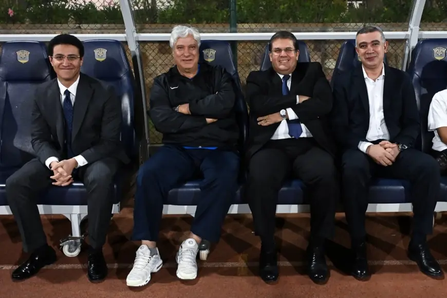 وفد السفارة المصرية يدعم الزمالك قبل المواجهة الحاسمة ضد الجيش الرواندي