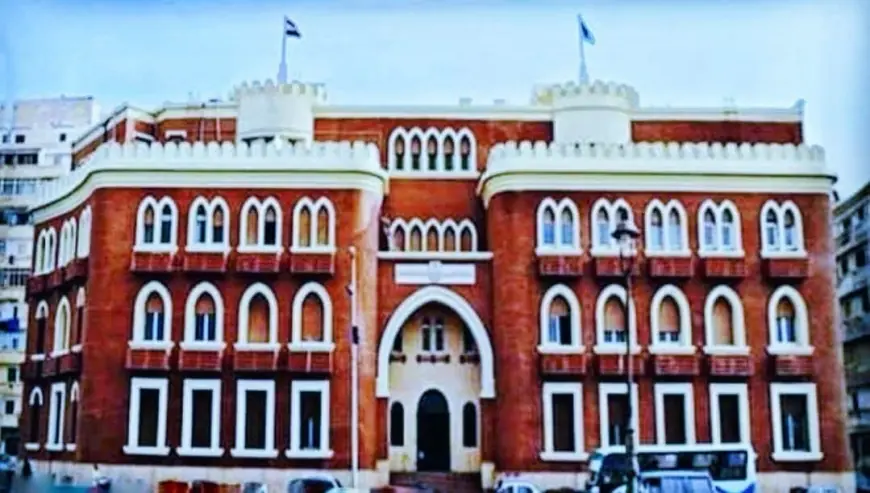 اشتباك بالأيدي بين طلاب كلية التربية النوعية في الإسكندرية بسبب أولوية الجلوس داخل الحرم الجامعي