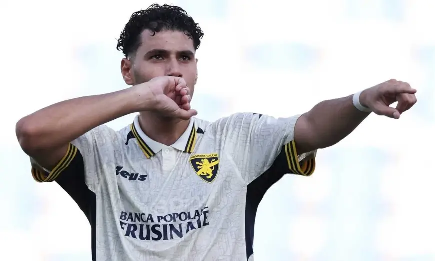 عمر فايد يتألق في فوز فروزينوني الساحق على ساسولو برباعية في الدوري الإيطالي