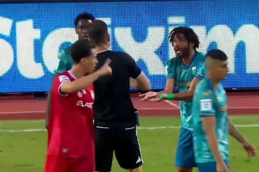 محمد النني يتعرض للطرد في أول مباراة له مع ليفادياكوس في الدوري اليوناني