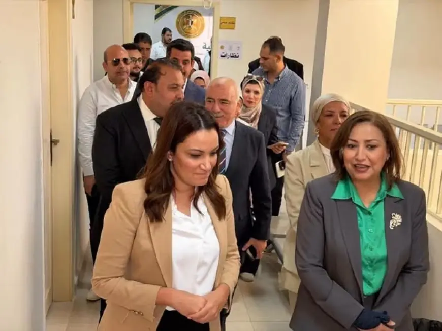 رئيس الوزراء يناقش إنجازات القافلة الطبية الشاملة المنظمة من قبل اللجنة الطبية العليا والاستغاثات في الجيزة