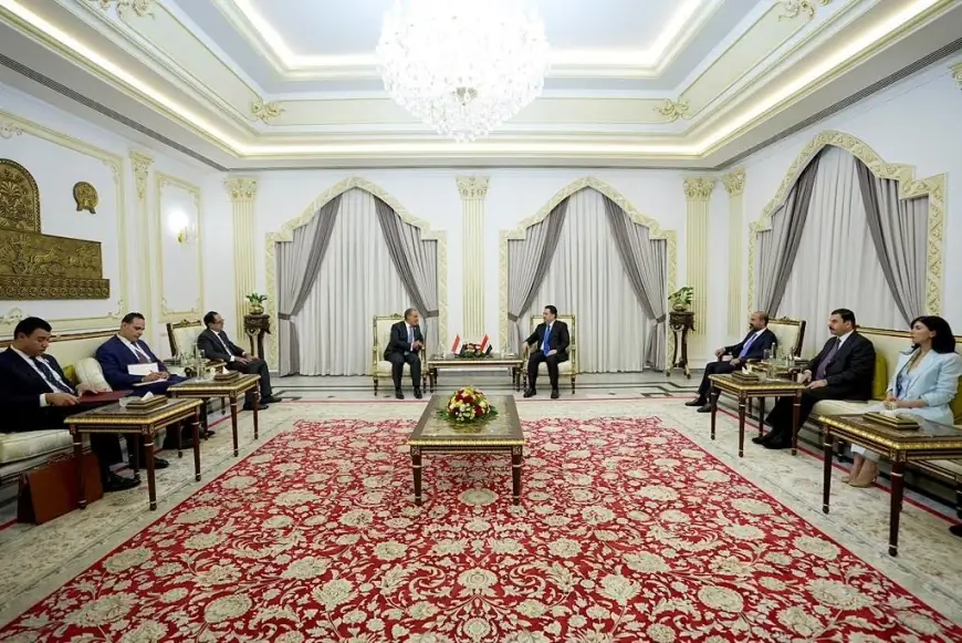 وزير الخارجية يجتمع مع رئيس وزراء العراق السابق وقائد ائتلاف الإعمار والتنمية