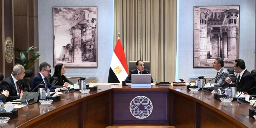 رئيس الوزراء يناقش توافر السلع ومكافحة التلاعب بالأسعار لتخفيف الأعباء عن المواطنين