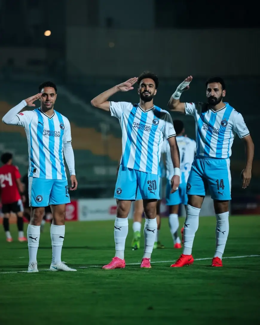 بيراميدز يعزز صدارته في الدوري المصري برباعية مثيرة في مرمى طلائع الجيش