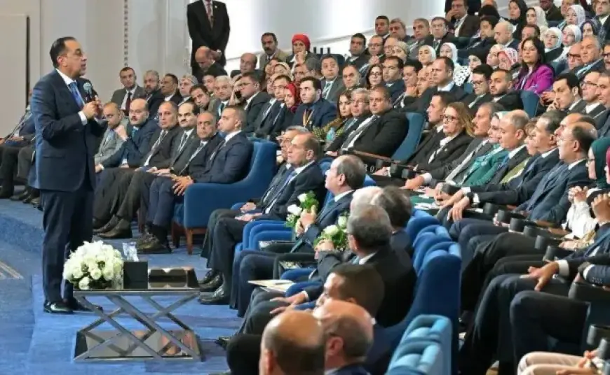 مدبولي يكشف عن خطة لزيادة حصة الطاقة المتجددة إلى 50% بحلول عام 2030