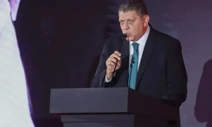 خالد فتحي يهنئ الأهلي بالإنجاز التاريخي لفرق اليد للرجال والسيدات في إفريقيا