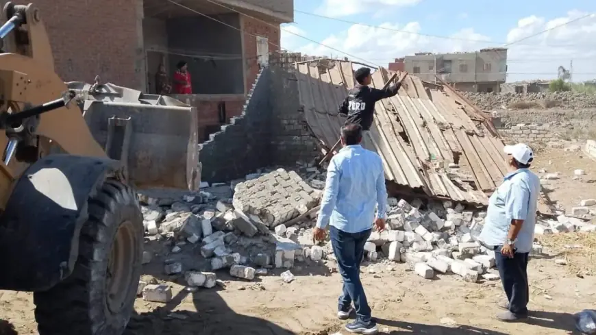 محافظ بورسعيد يطلق حملات مكثفة لإزالة الإشغالات ومخالفات البناء ولتحسين الخدمات بالمحافظة