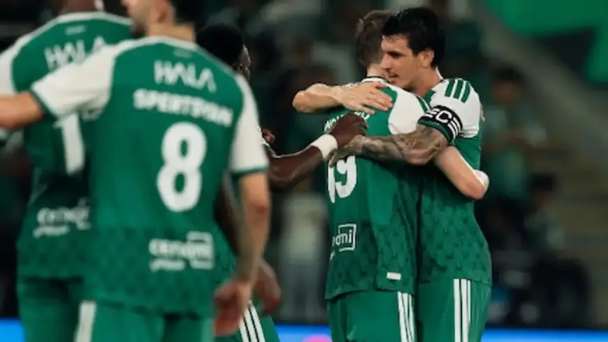 الأهلي يكتسح الخليج برباعية ليدخل المربع الذهبي في الدوري السعودي