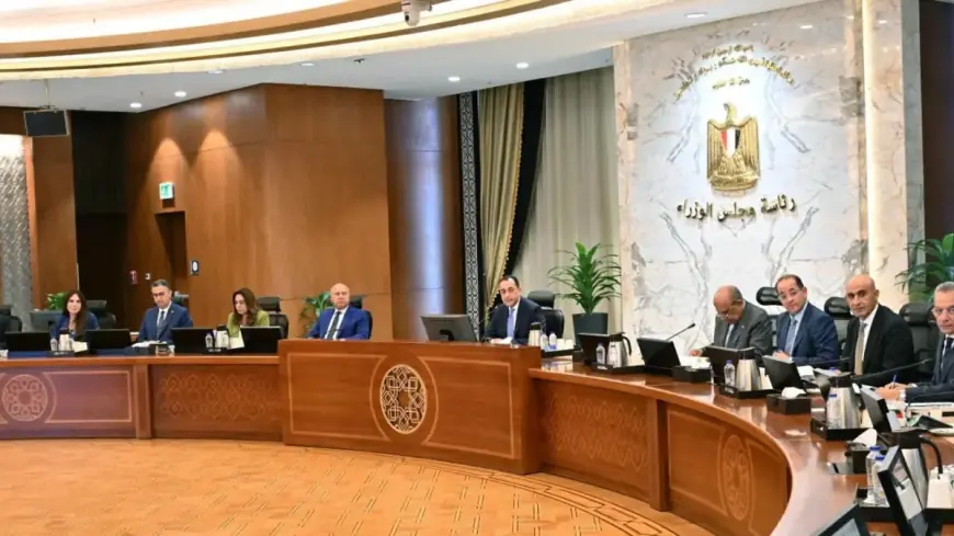 رئيس الوزراء يقود اجتماع اللجنة العليا لمناقشة شئون المشاركة